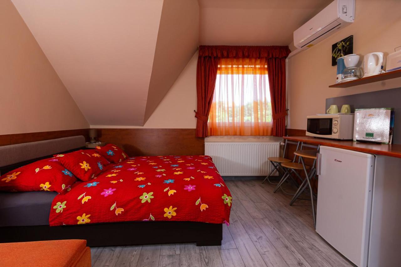 Erika Vendeghaz Hotel Eger Exterior foto