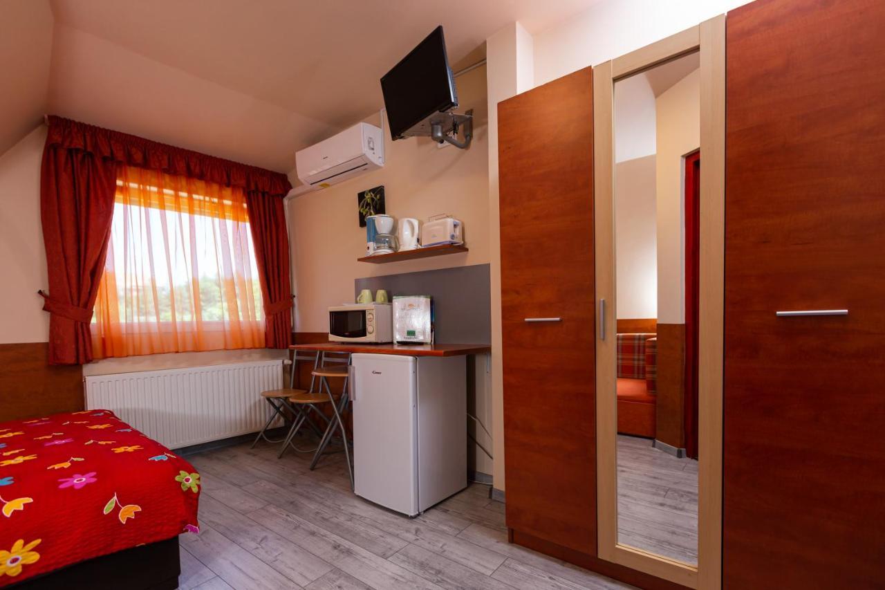 Erika Vendeghaz Hotel Eger Exterior foto