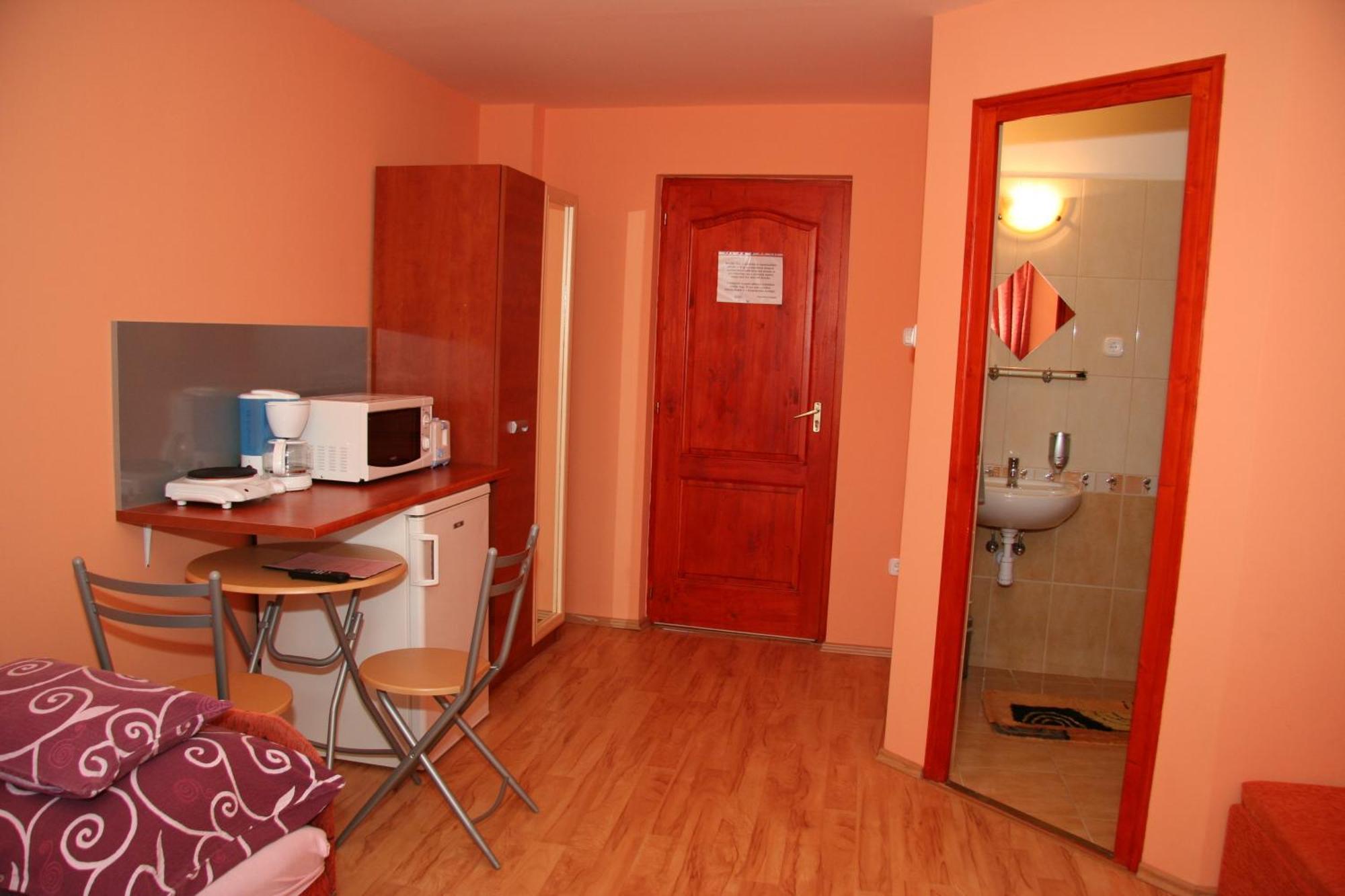 Erika Vendeghaz Hotel Eger Exterior foto